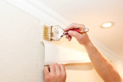Pose de papier peint à Minzier — revêtements muraux et toiles de verre